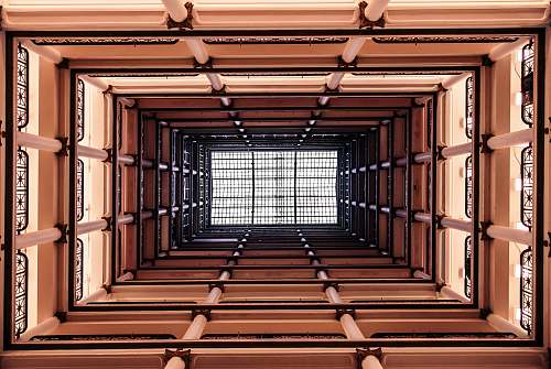 chicago brown wooden tunnel 103 n state st